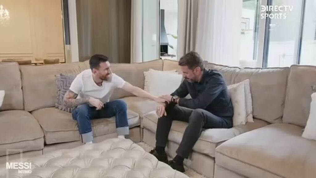 Argentine Journalist in tears after he met Lionel Messi