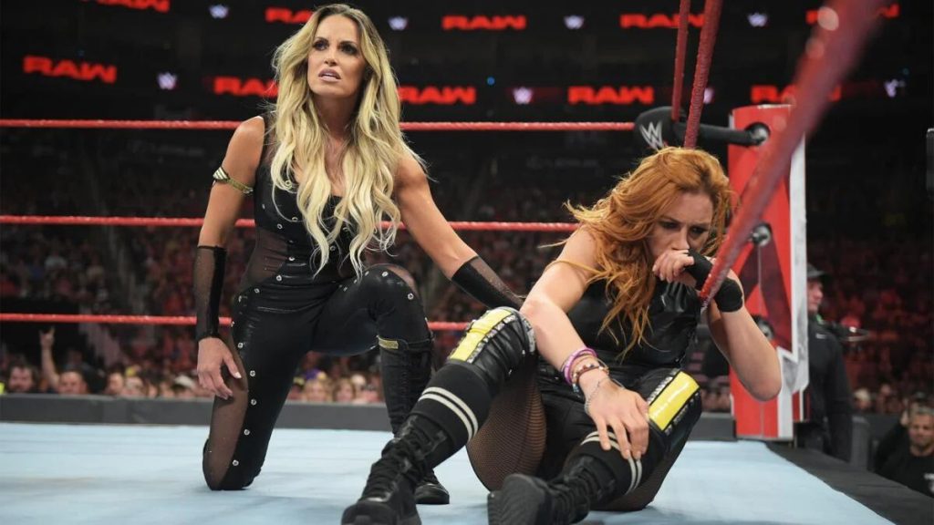 Trish Stratus vs Becky Lynch