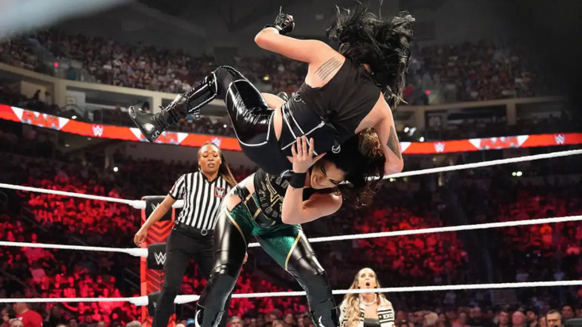 Raquel Rodriguez vs Sonya Deville on raw