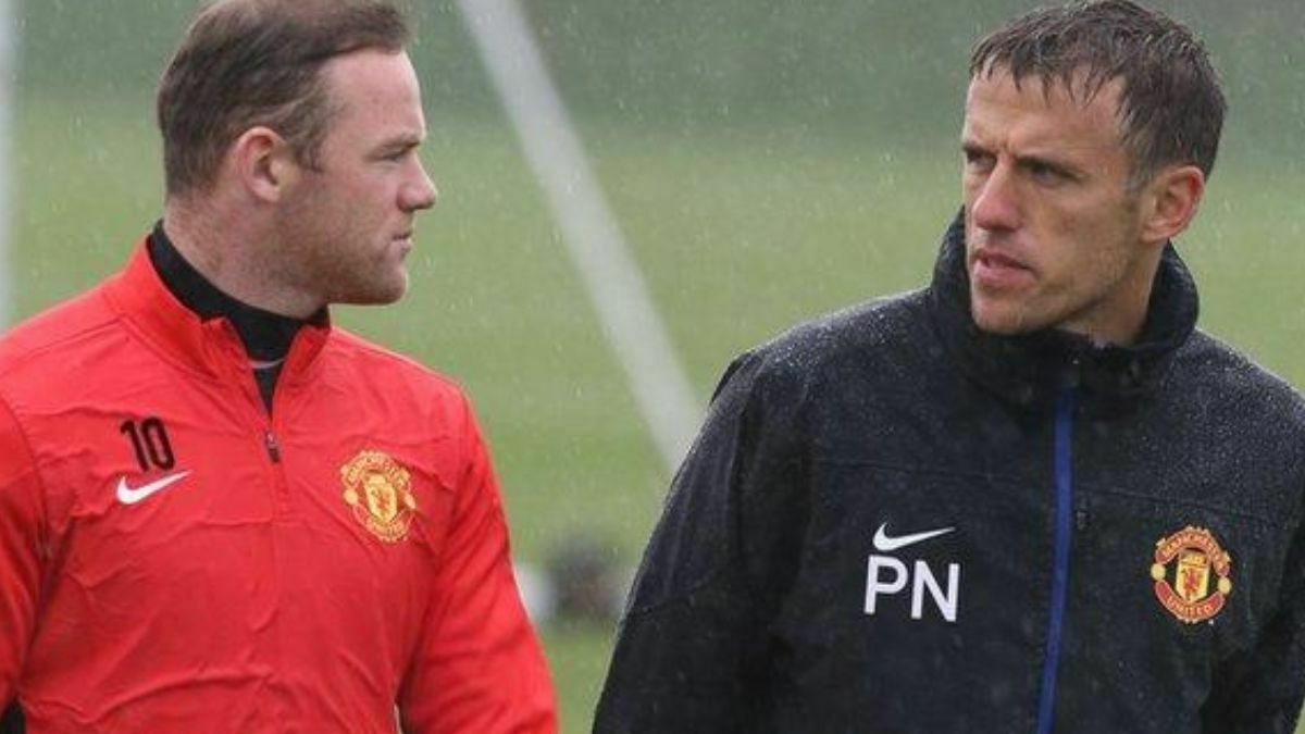 Phil Neville praises Wayne Rooney