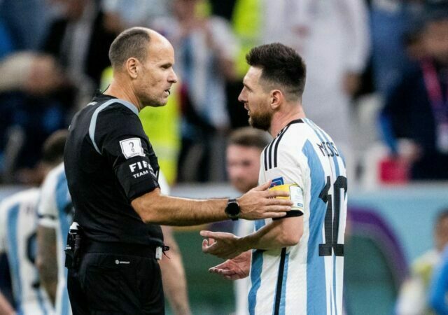 Lionel Messi angry on referee