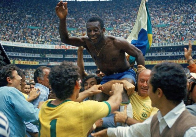 Pele dies at the age of 82